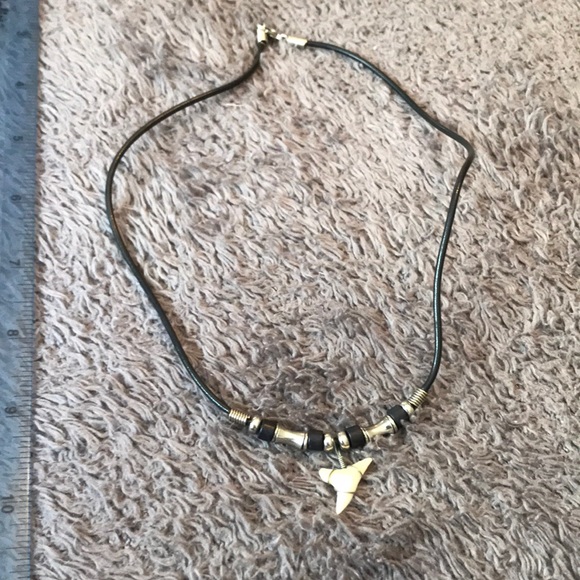 Shark tooth necklace All similiar necklaces 2 for $13 3 for $18 - Picture 1 of 3